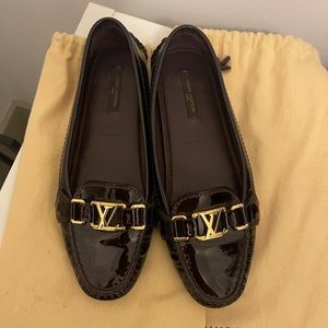 LV burgundy color shoes